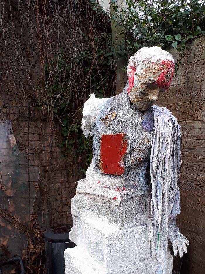 Artefact 2020

Formaat: 117-45-70 cm
Materiaal; acryl-one-hout-foam-acrylverf